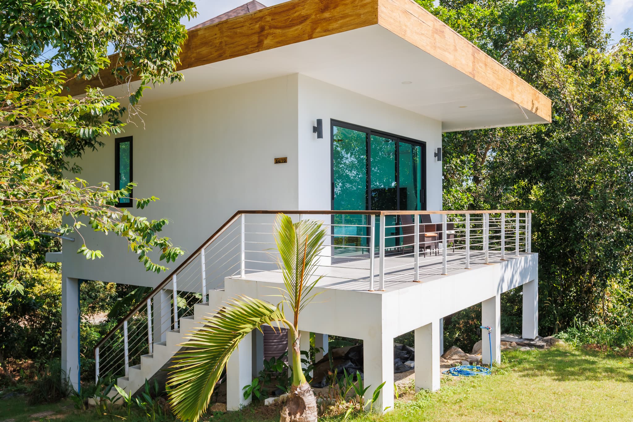 Garden bungalow on stilts with a private deck, Villa Sekoya, Koh Phangan